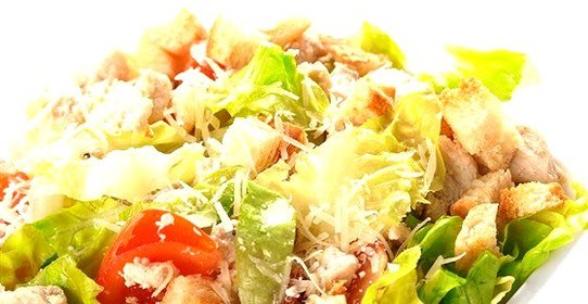 Салат «Цезарь» с чесночным майонезом