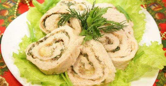 Куриный рулет с зеленью и сыром