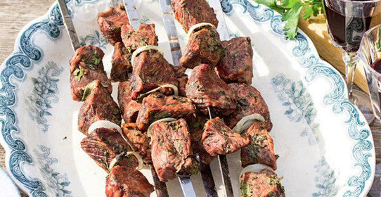 Шашлык, замаринованный с зеленью от Юлии Высоцкой