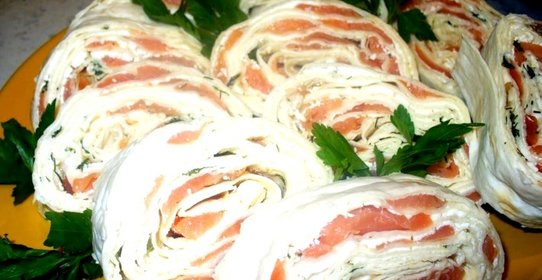 Рулет из лаваша с лолосем