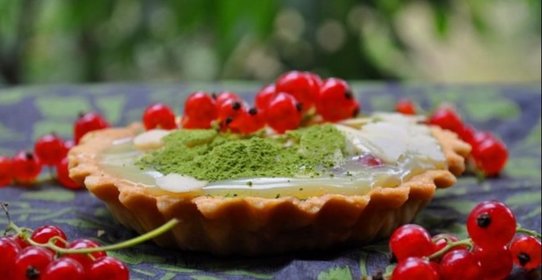 Корзиночки с ягодами и кремом из белого шоколада