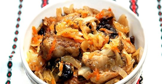 Тушеная капуста по-польски