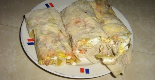 Рулет из лаваша с красной рыбой