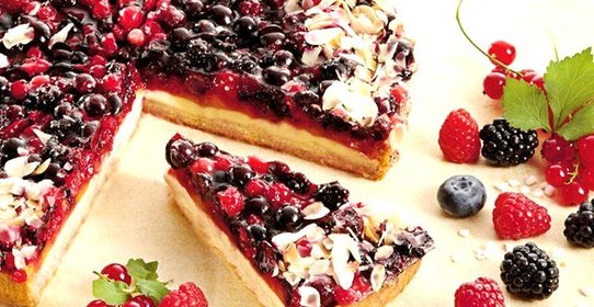 Ягодно-творожный пирог на песочном тесте