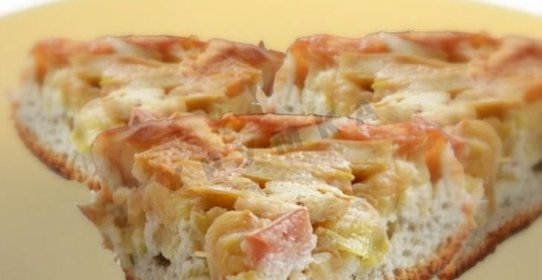 Шарлотка с творогом в мультиварке