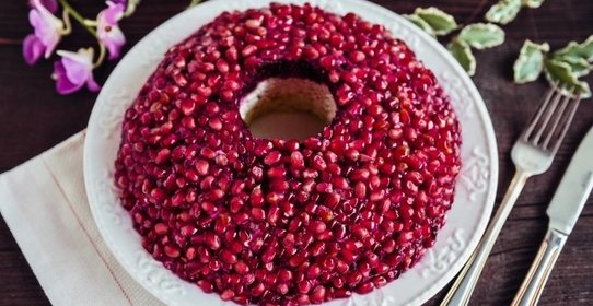 Салат «Гранатовый браслет»