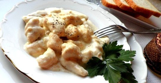 Куриное фрикасе в сливочном соусе