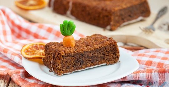 Морковный пирог с миндалем и фундуком