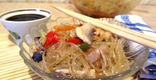 Фунчоза с курицей и грибами