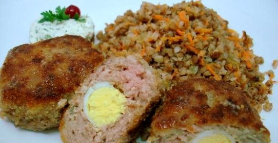 Котлеты с перепелиными яйцами