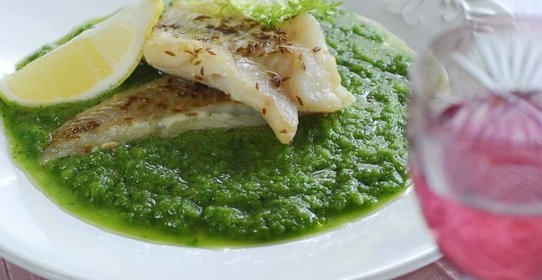 Филе трески с соусом гаспачо