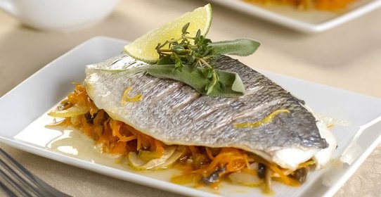 Филе дорады в соусе из шампанского