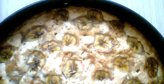 Пышная шарлотка с грушами и бананом