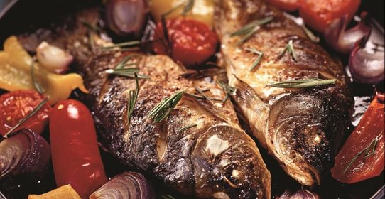 Карпы с соусом ромеско