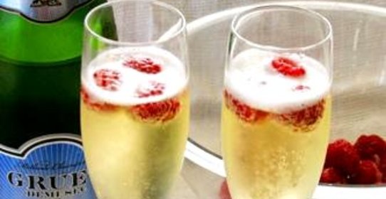 Желе из шампанского и малины