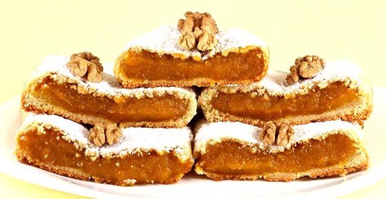 Тыквенный пирог с корочкой из грецких орехов и коричневого сахара