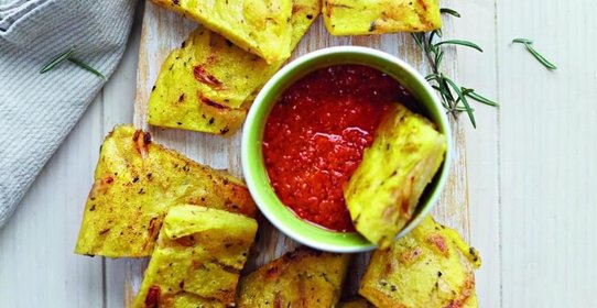 Кукурузная полента с травами и чесноком