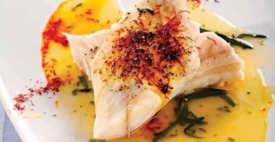 Филе трески с шафраном и соусом из прованских трав