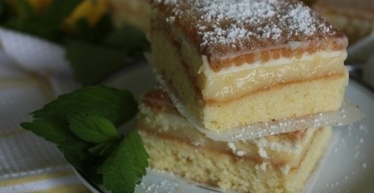 Свинина, запеченная с ананасами и сыром