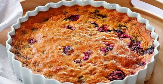 Ягодный пирог с миндалем