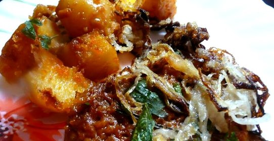 Говядина в луковом соусе