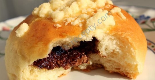 Мои сдобные булочки с шоколадом и посыпкой