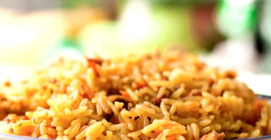 Плов с курицей, куркумой и барбарисом