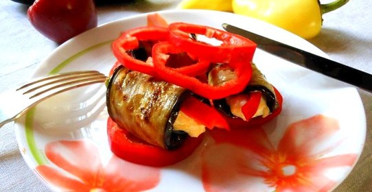 Баклажанные рулетики