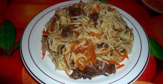 Жареная вермишель с тушёнкой