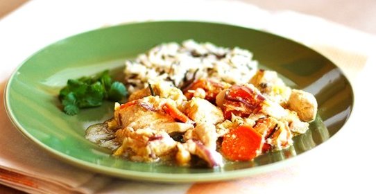 Фрикассе цыпленка с овощами и пророщенным нутом