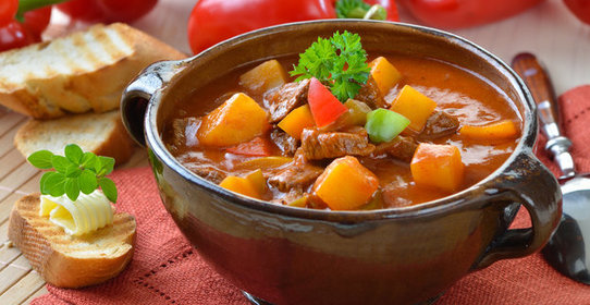 Гуляш с говядиной