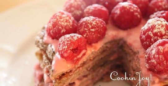 Фитнес-торт с малиновым кремом