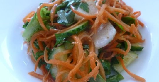Салат из огурцов, редьки и корейской моркови