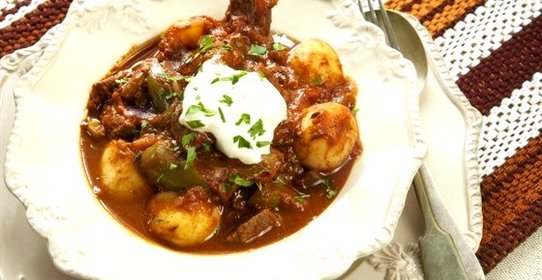 Гуляш с грибами