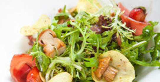 Салат с пармской ветчиной от максима копылова