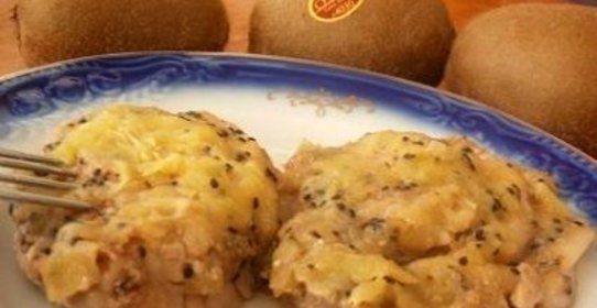 Мясо с киви в духовке