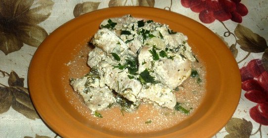 Тушеная свинина со сметаной в мультиварке