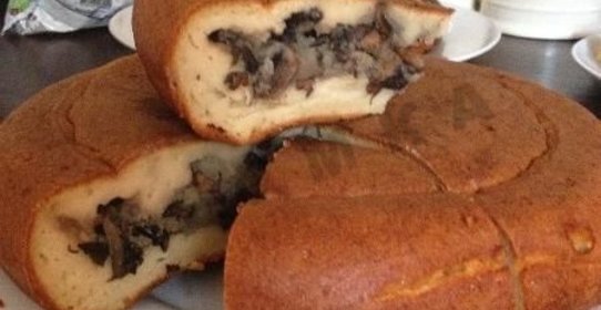 Пирог с картошкой и грибами в мультиварке