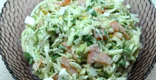 Витаминный салат с яйцом