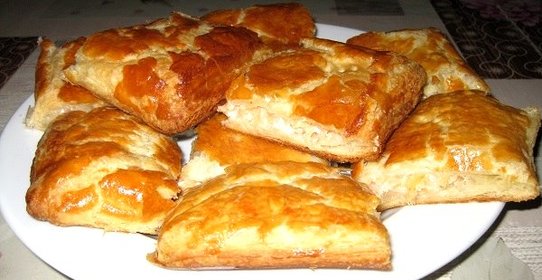 Пирог с брюшками лосося