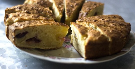 Быстрый пирог с фруктами на сметане