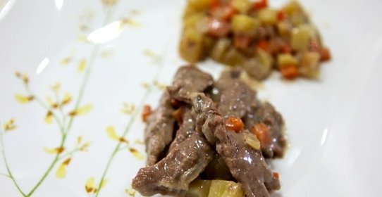 Говядина запеченная с овощами