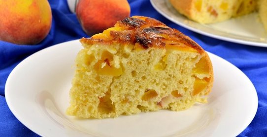 Пирог с персиками в мультиварке