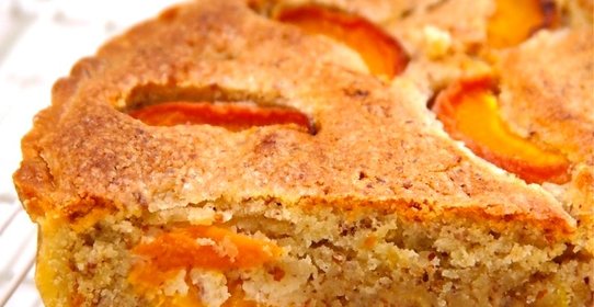 Абрикосовый пирог на дрожжах