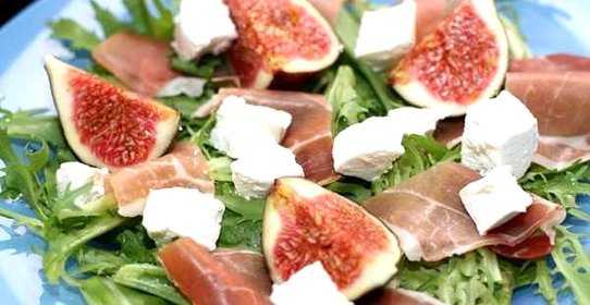 Салат с инжиром