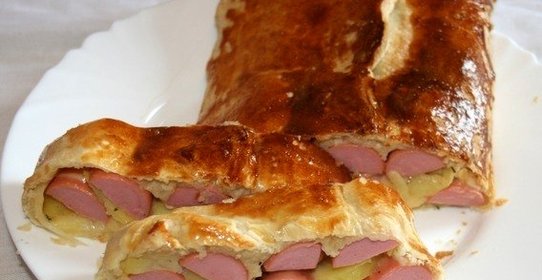 Штрудель с картошкой и сосиской