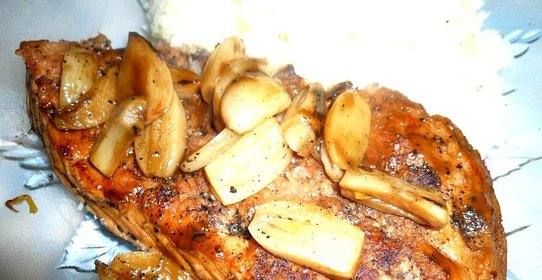 Шницель с чесноком