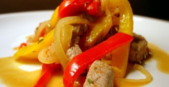 Жареная свинина с болгарским перцем