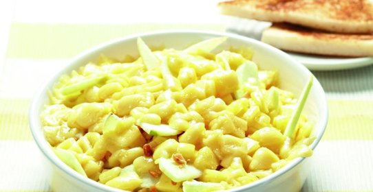 Сыр, запеченный с яблоками и миндалем