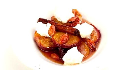 Нектарины с рикоттой